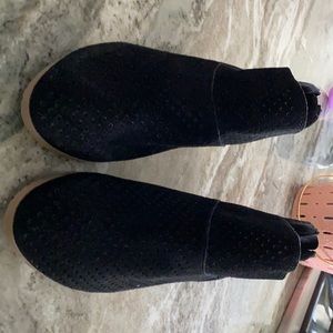 Kenneth Cole booties black size 6M